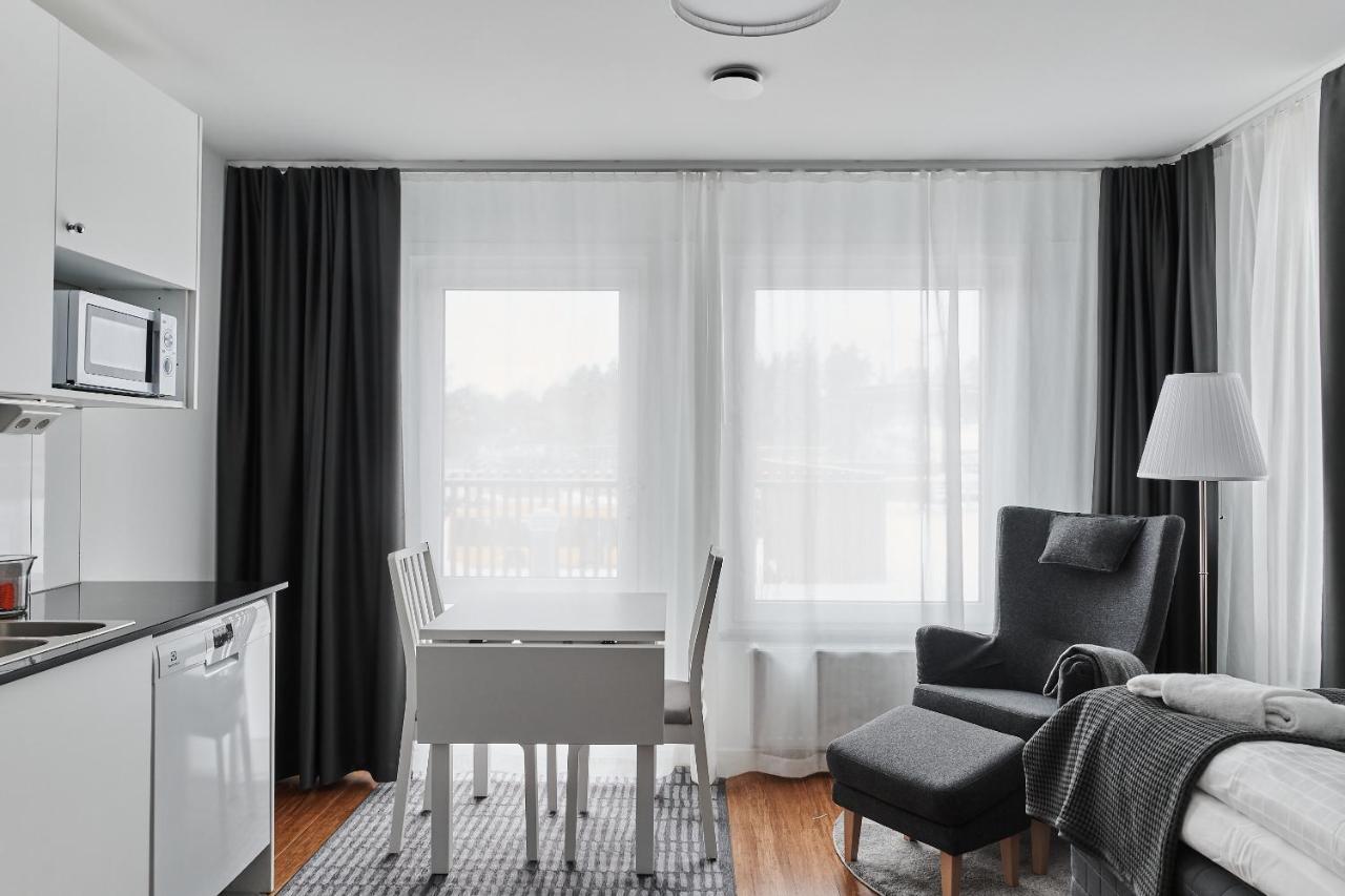 Continental Apartment Hotel Knivsta Knivsta  Екстериор снимка