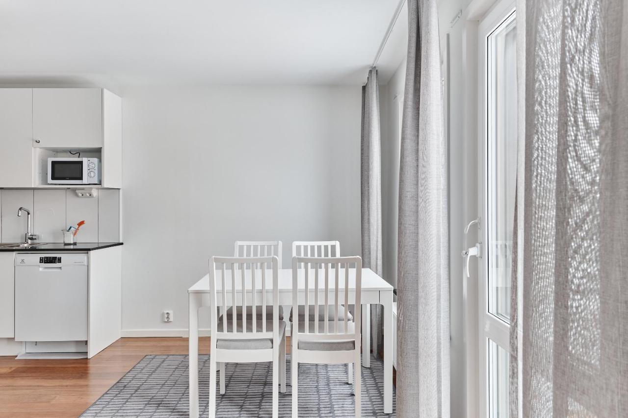 Continental Apartment Hotel Knivsta Knivsta  Екстериор снимка